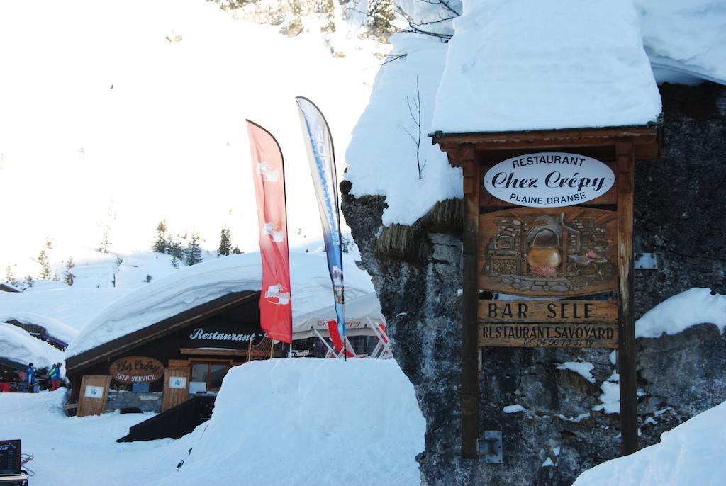 Hotel Les Combelles Chatel Exterior photo