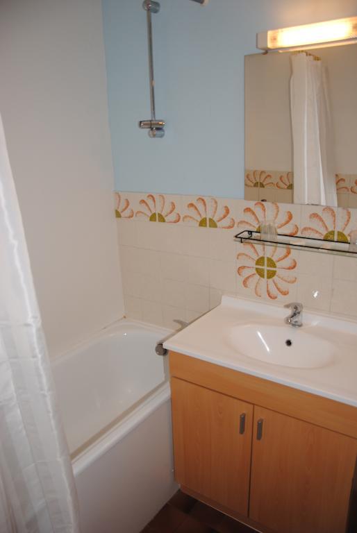 Hotel Les Combelles Chatel Room photo