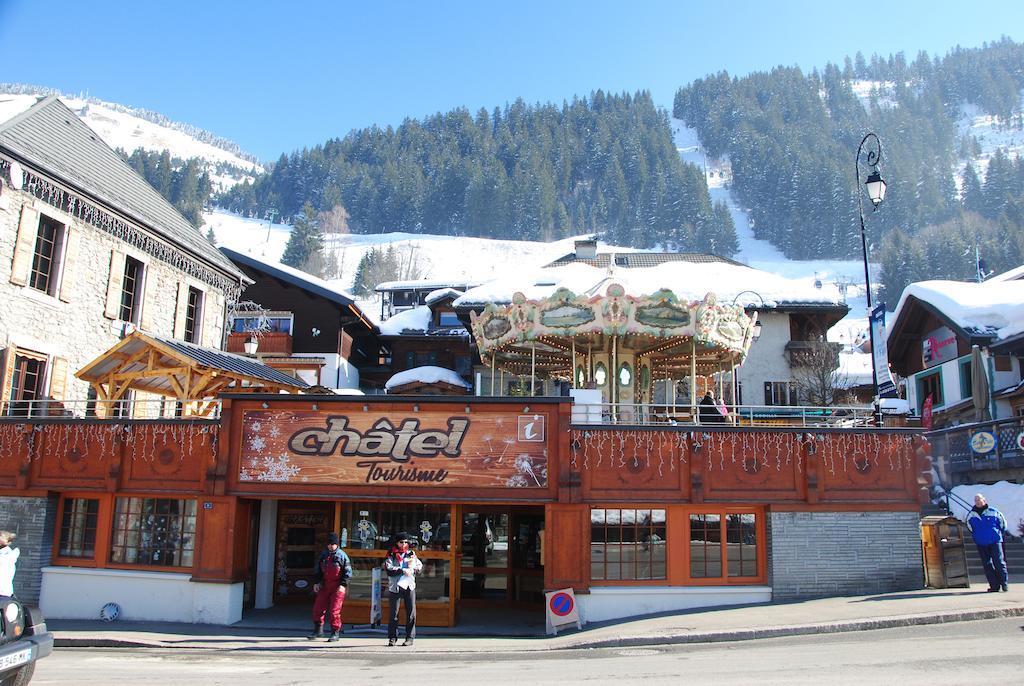 Hotel Les Combelles Chatel Exterior photo