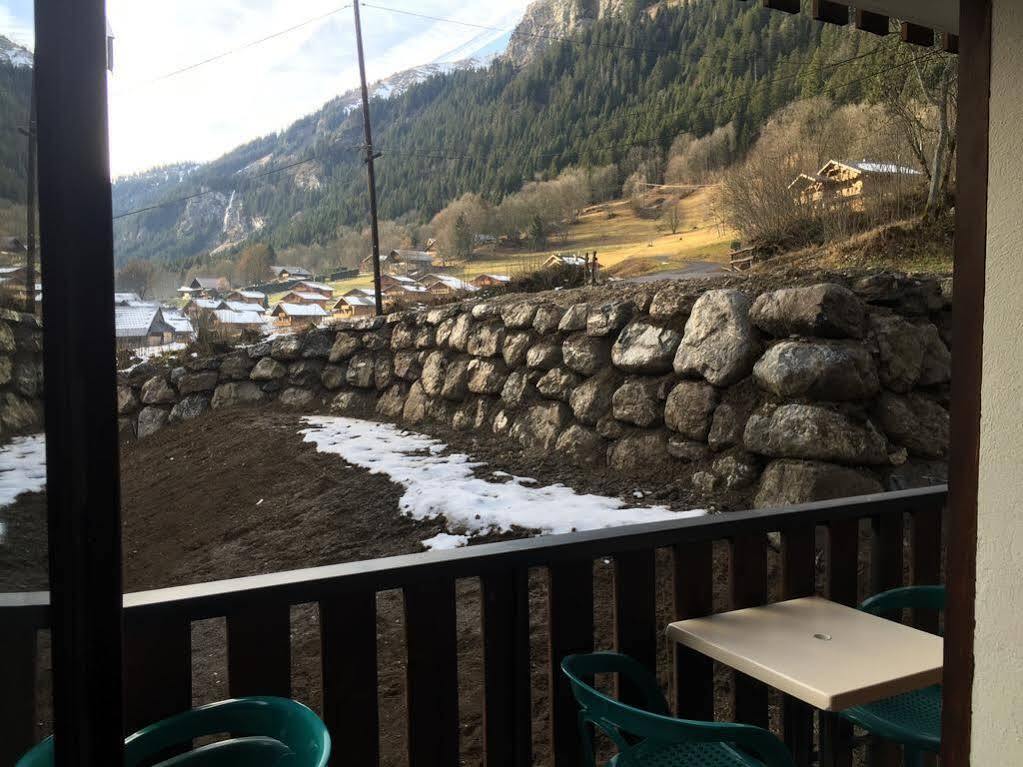 Hotel Les Combelles Chatel Exterior photo